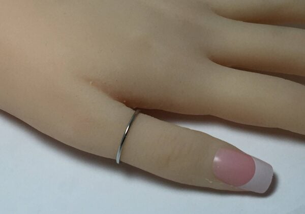 950 Platinum band, platinum ring, skinny band, thin halo ring, 1.3mm - Image 2