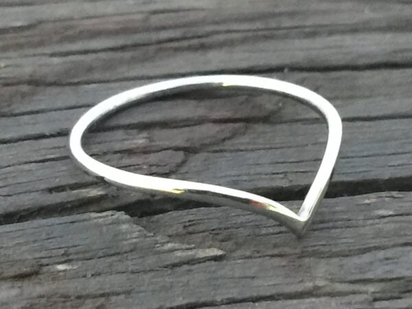 950 Platinum skinny chevron band, wishbone ring, platinum wrap ring - Image 4