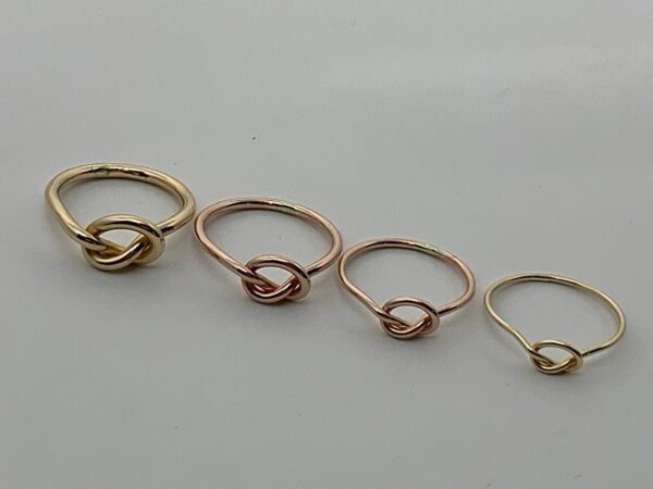 Rose gold filled single love knot ring - Image 4