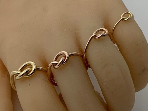 Rose gold filled single love knot ring - Image 3