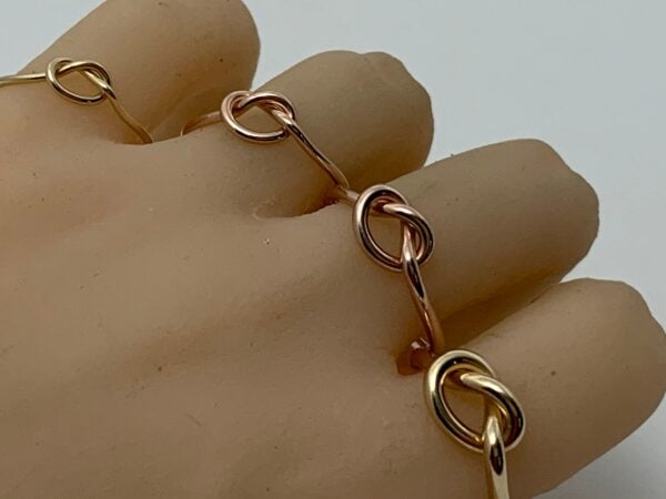 Rose gold filled single love knot ring - Image 2