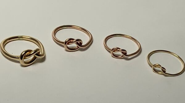 Rose gold filled single love knot ring - Image 5